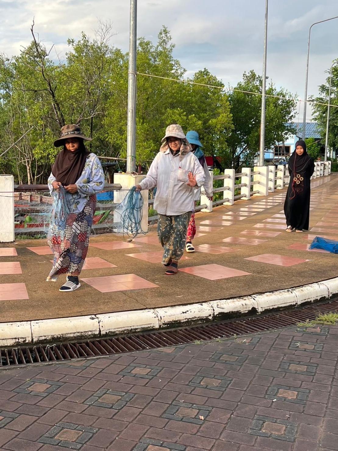 ครูหนูบ้านพัก แหลมงอบ Krunou Baanpak トラート エクステリア 写真